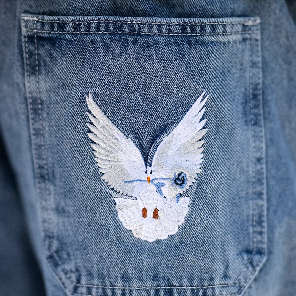 April Blue Dove Light Blue Wash Jeans [Size: 30]